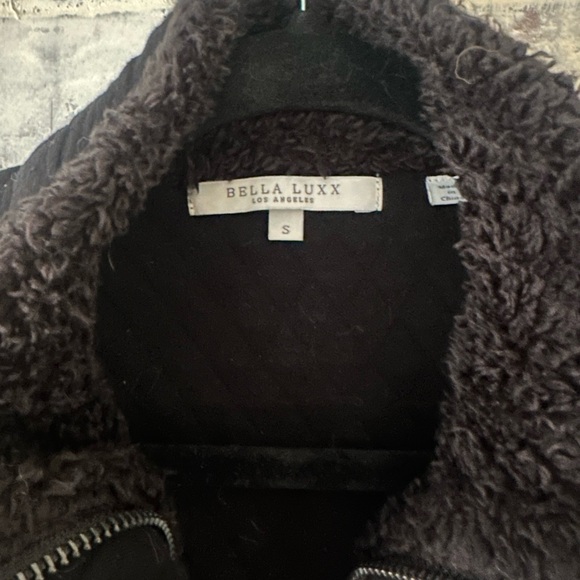 Bella Luca | Quilted Black Vest - Picture 3 of 9